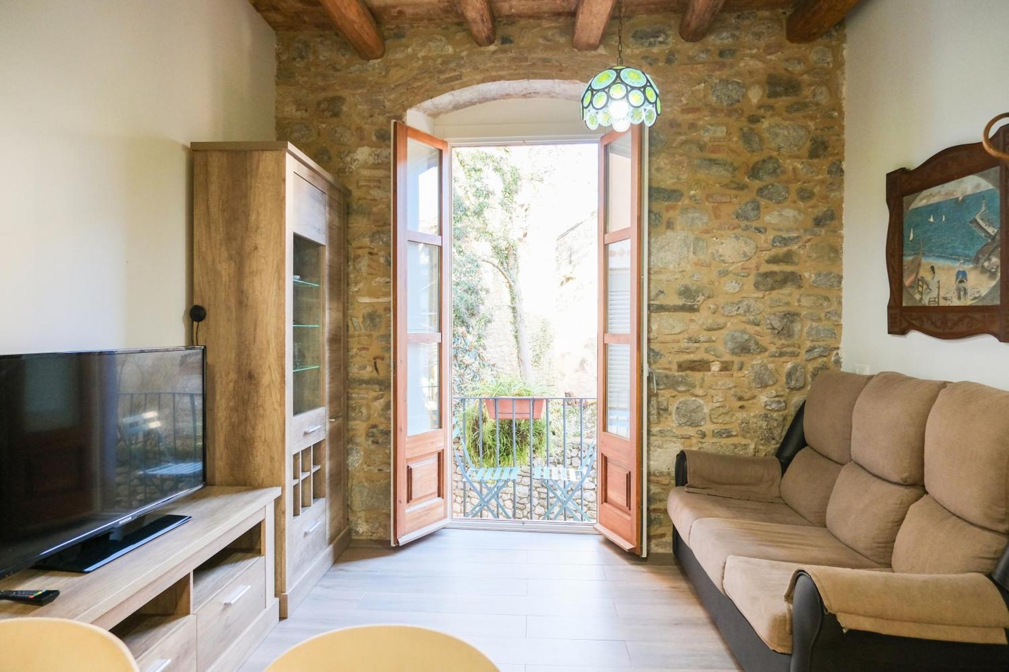 Ganganell Centre Apartamento Con Patio バサルー エクステリア 写真