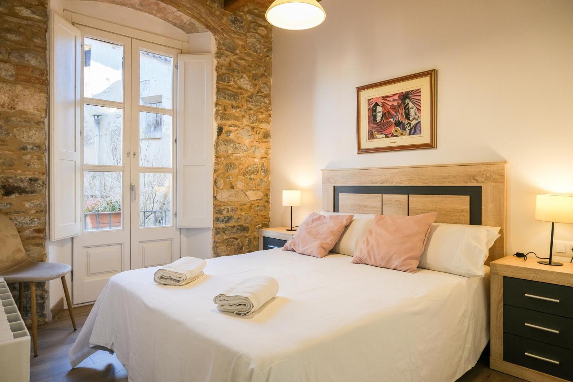 Ganganell Centre Apartamento Con Patio バサルー エクステリア 写真